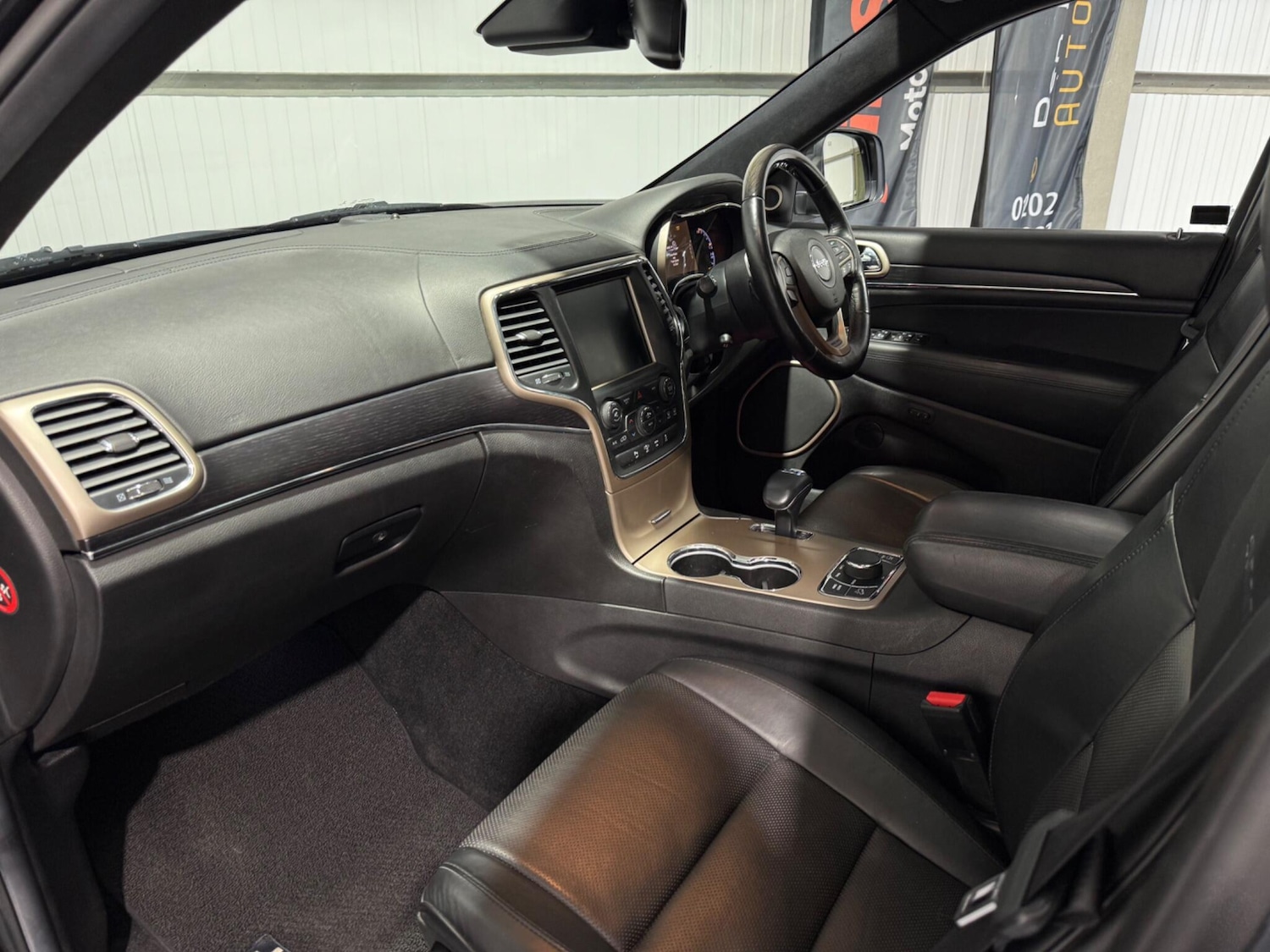 Used Jeep Grand Cherokee 2014 for sale - 76348993: Photo 37