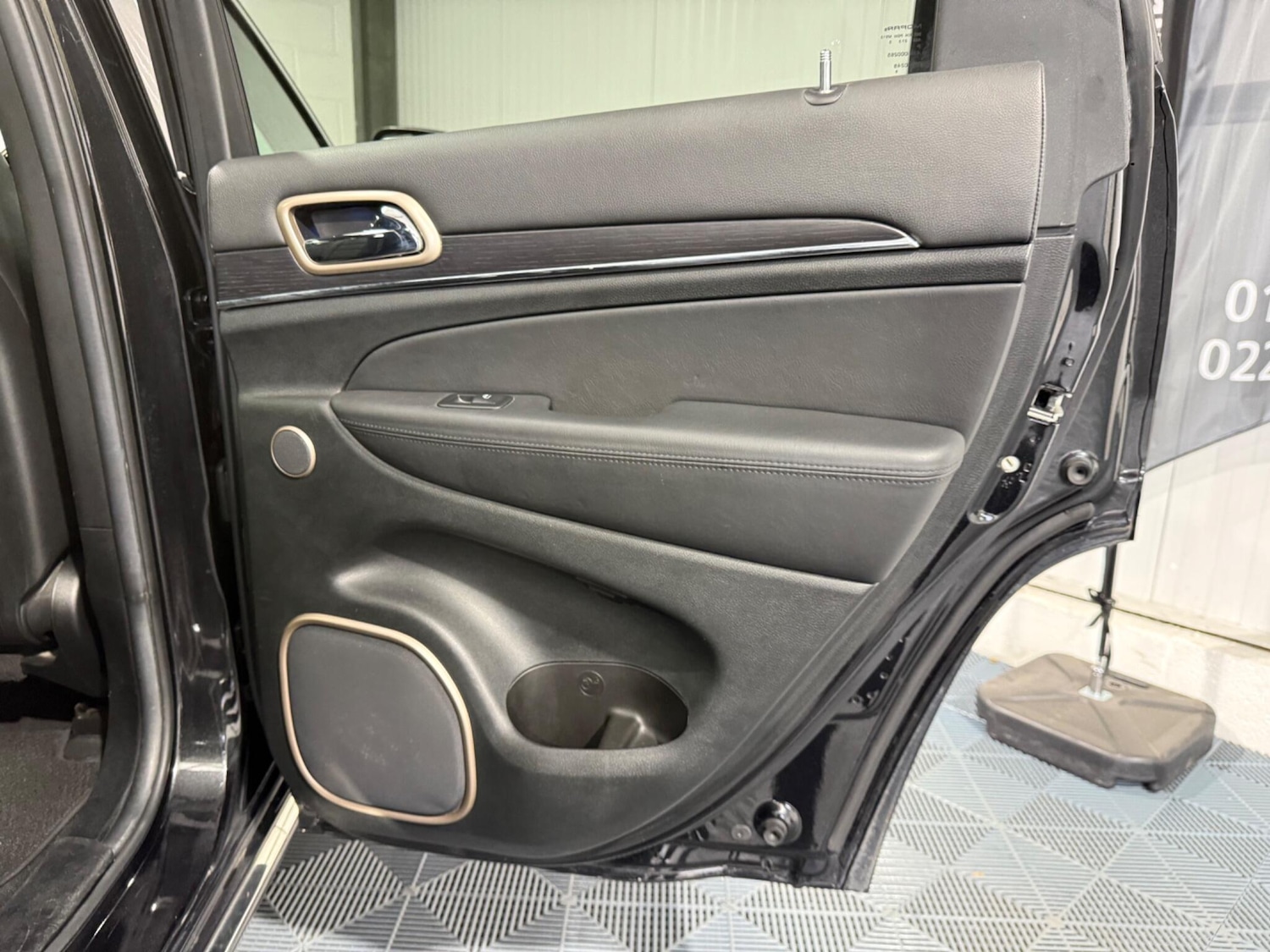 Used Jeep Grand Cherokee 2014 for sale - 76348993: Photo 49
