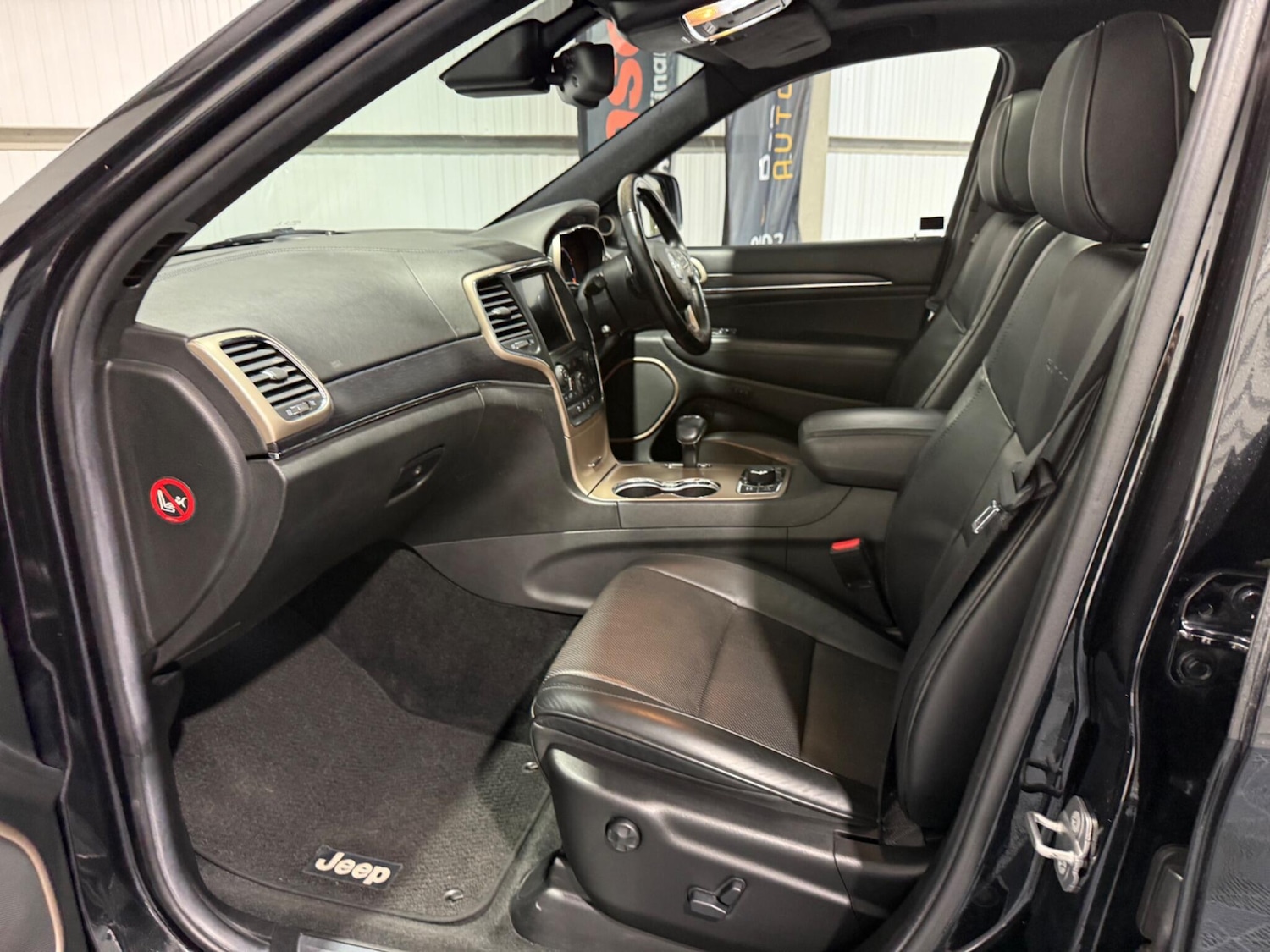 Used Jeep Grand Cherokee 2014 for sale - 76348993: Photo 68