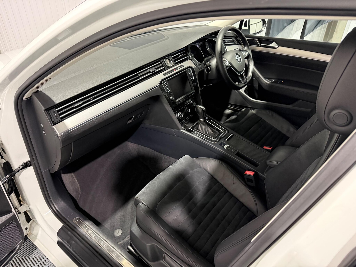 Used Volkswagen Passat 2015 for sale - 77175293: Photo 3