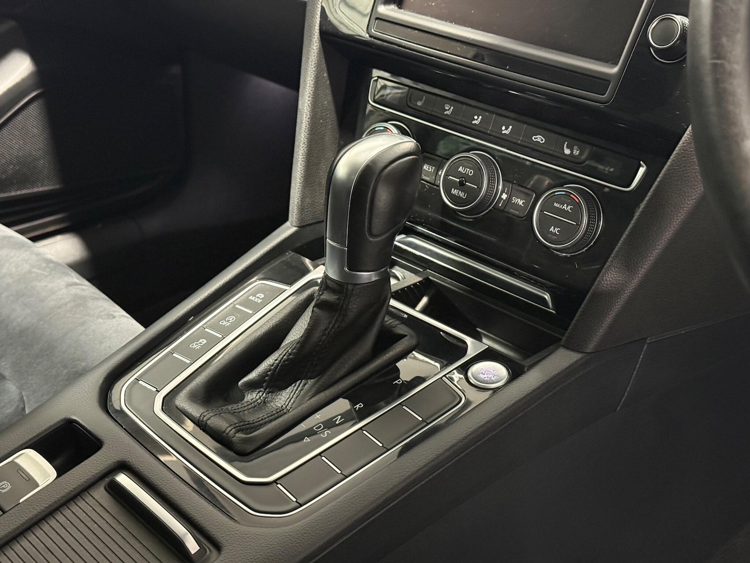 Used Volkswagen Passat 2015 for sale - 77175293: Photo 30