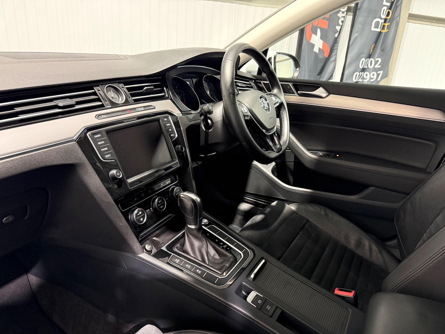 Used Volkswagen Passat 2015 for sale - 77175293: Photo 32