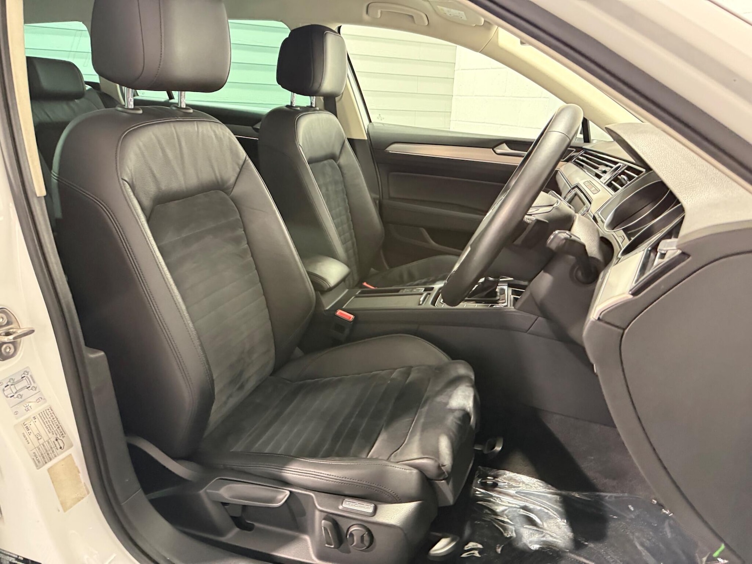 Used Volkswagen Passat 2015 for sale - 77175293: Photo 35