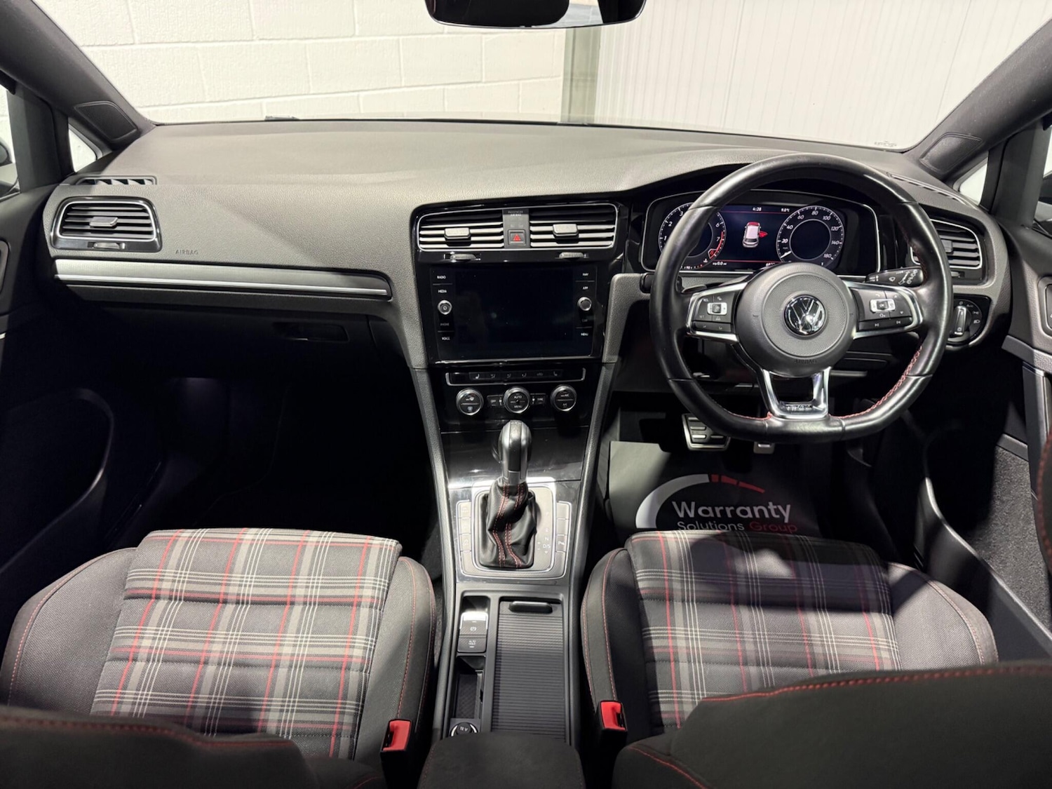 Used Volkswagen Golf 2017 for sale - 76832532: Photo 3