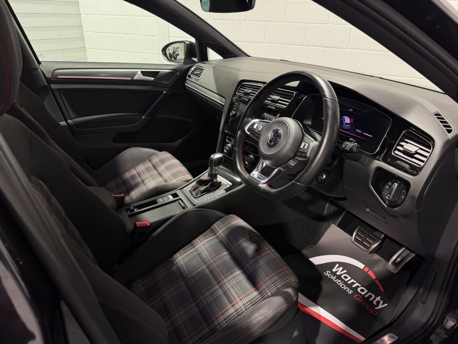 Used Volkswagen Golf 2017 for sale - 76832532: Photo 35