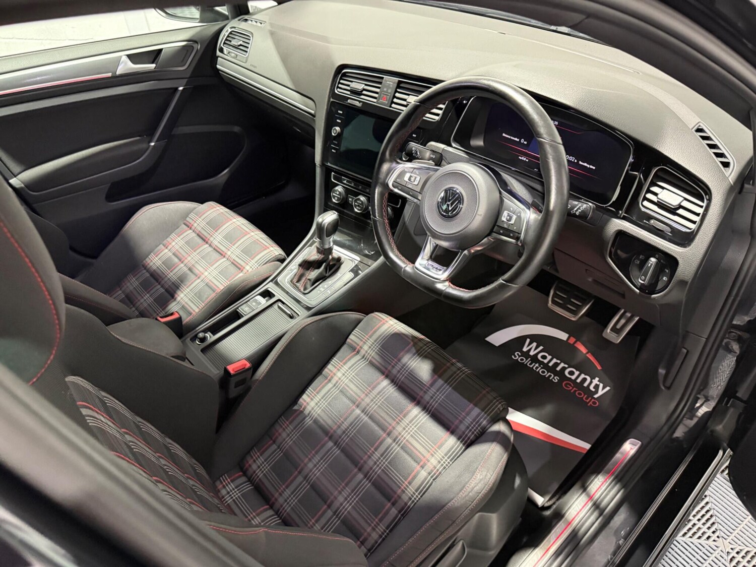 Used Volkswagen Golf 2017 for sale - 76832532: Photo 37