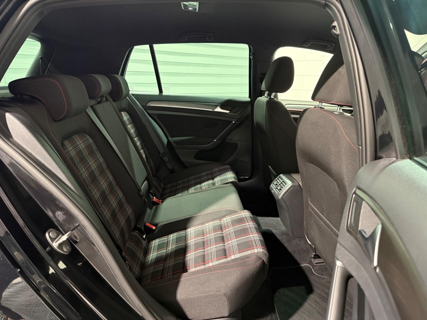 Used Volkswagen Golf 2017 for sale - 76832532: Photo 42