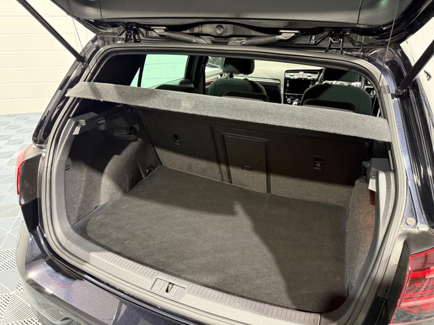 Used Volkswagen Golf 2017 for sale - 76832532: Photo 61