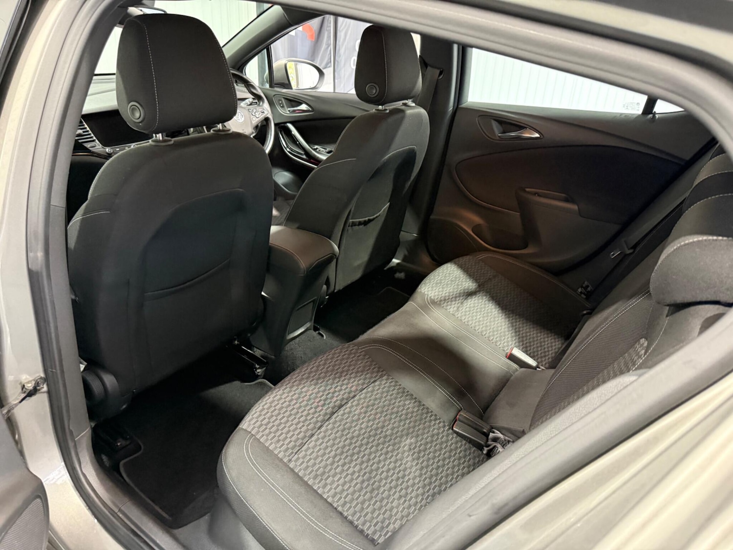Used Vauxhall Astra 2017 for sale - 76336351: Photo 40