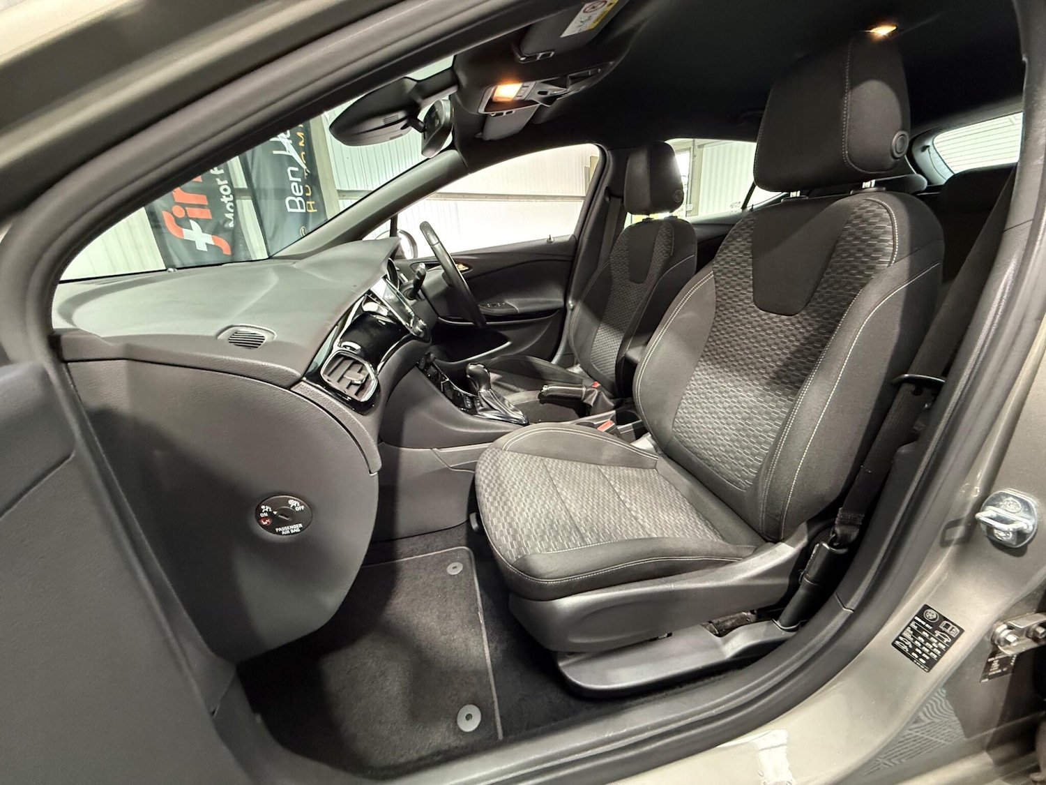 Used Vauxhall Astra 2017 for sale - 76336351: Photo 55