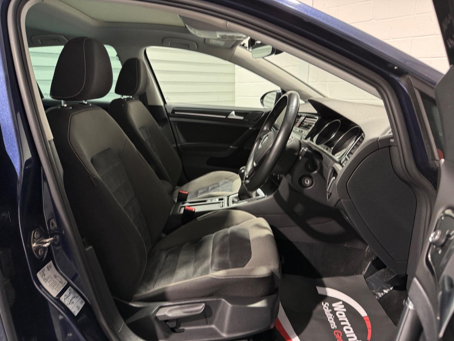 Used Volkswagen Golf 2016 for sale - 77613072: Photo 33