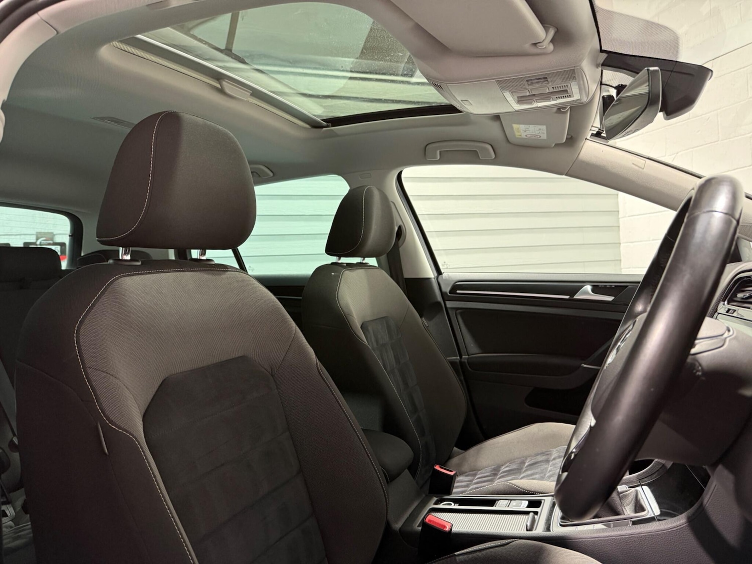 Used Volkswagen Golf 2016 for sale - 77613072: Photo 34