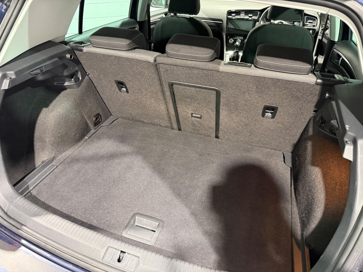 Used Volkswagen Golf 2016 for sale - 77613072: Photo 47