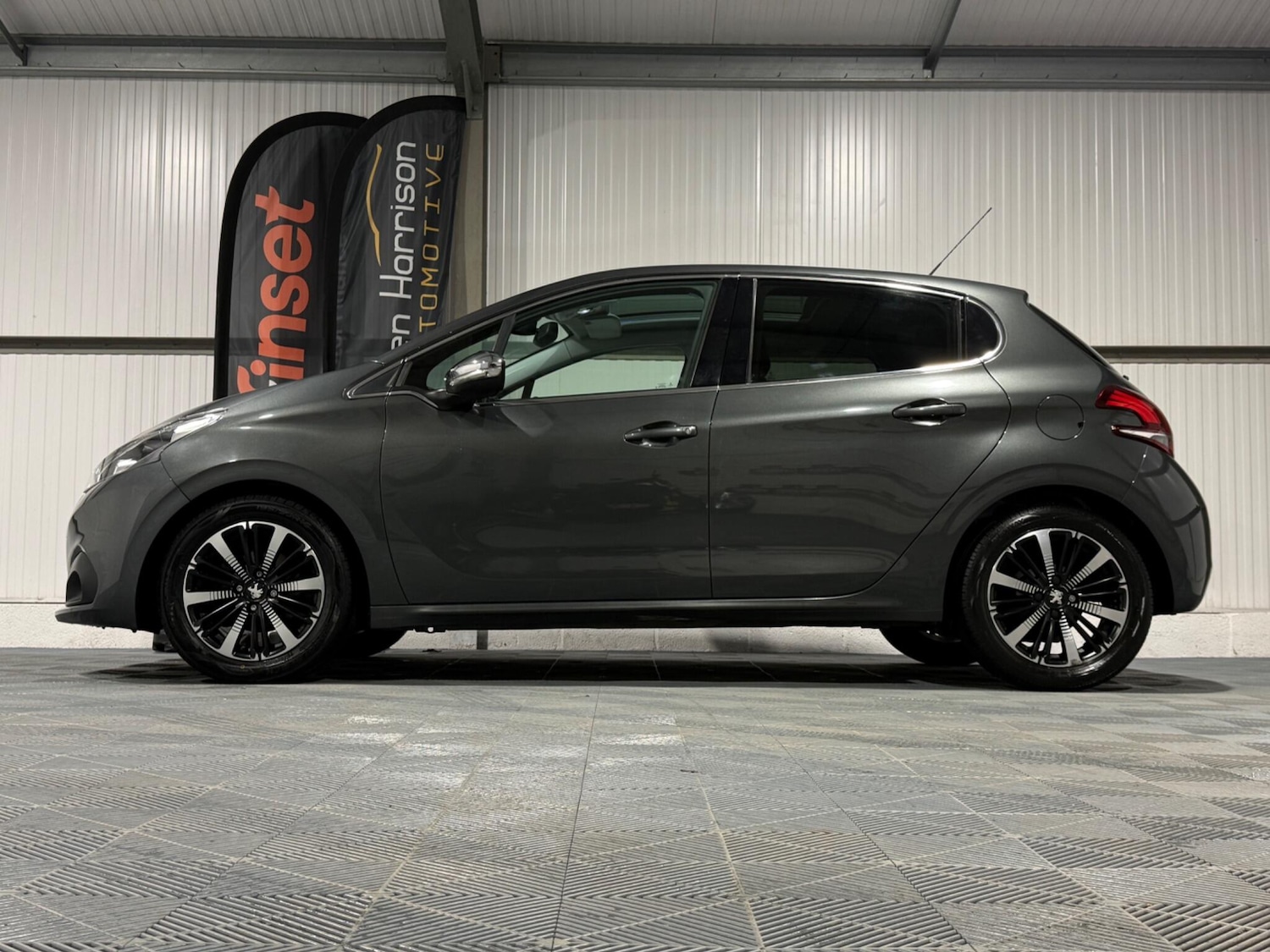 Used Peugeot 208 2017 for sale - 77478970: Photo 18