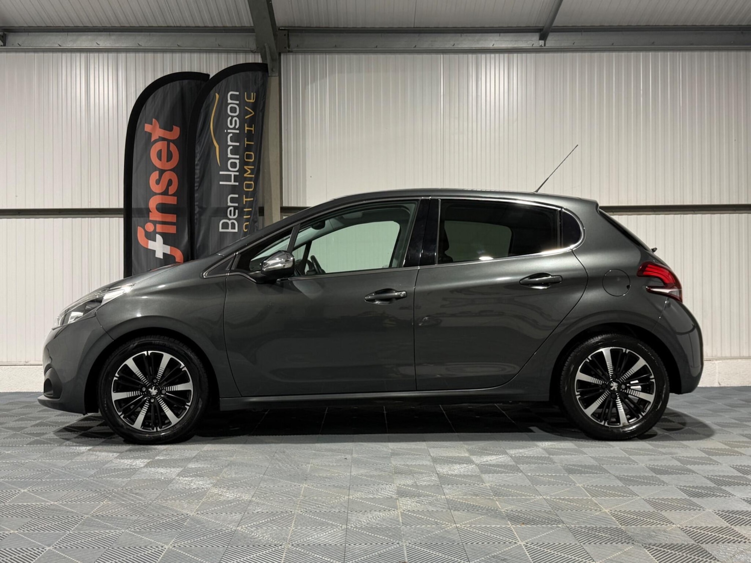 Used Peugeot 208 2017 for sale - 77478970: Photo 19