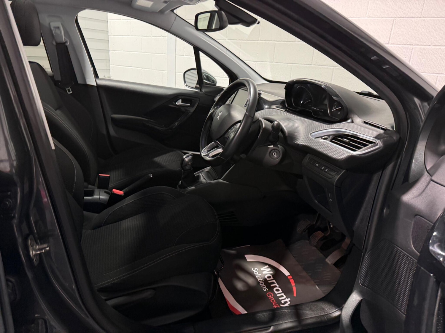 Used Peugeot 208 2017 for sale - 77478970: Photo 28