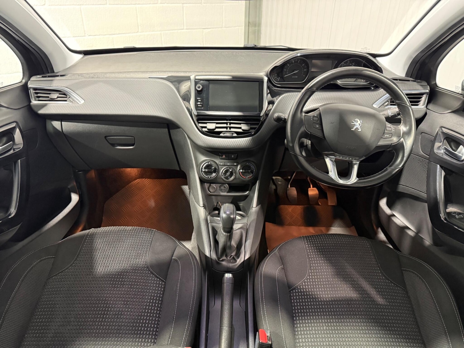 Used Peugeot 208 2017 for sale - 77478970: Photo 29