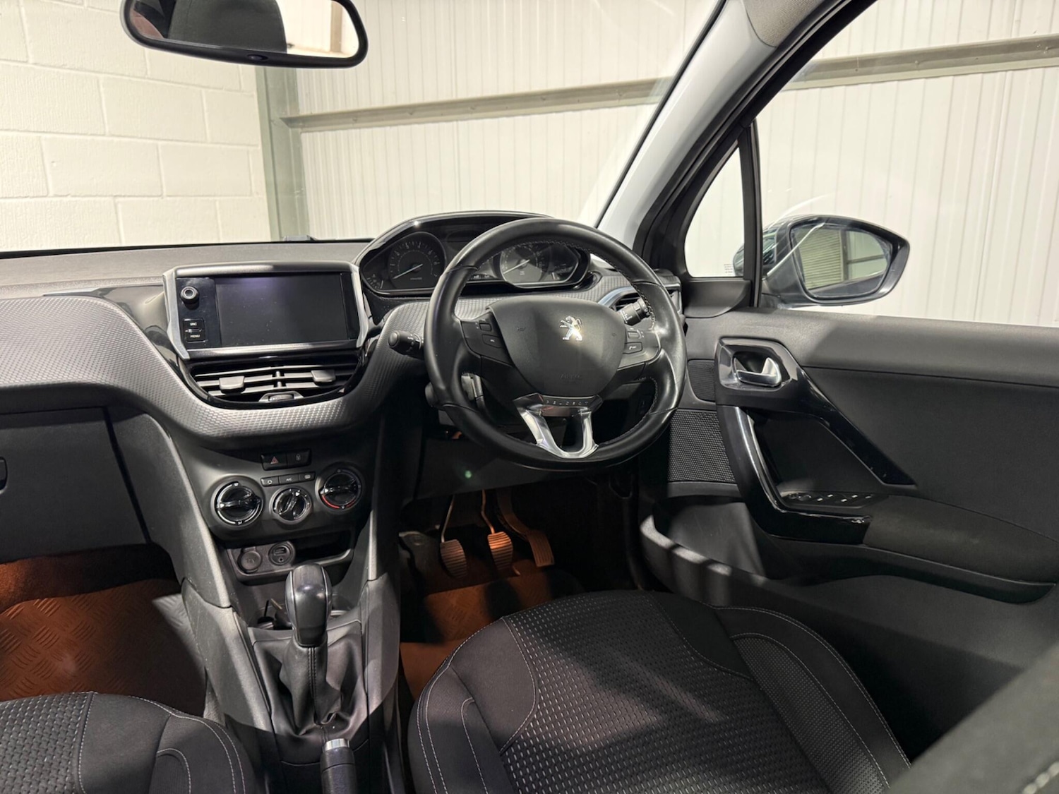 Used Peugeot 208 2017 for sale - 77478970: Photo 30