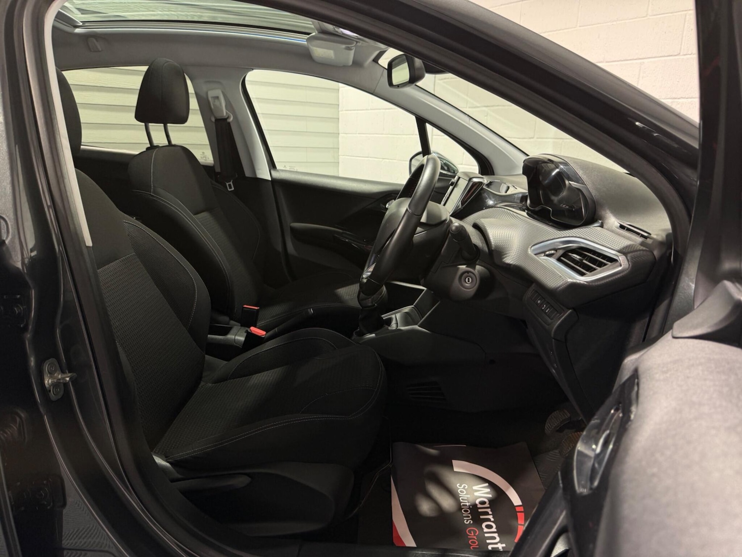 Used Peugeot 208 2017 for sale - 77478970: Photo 31