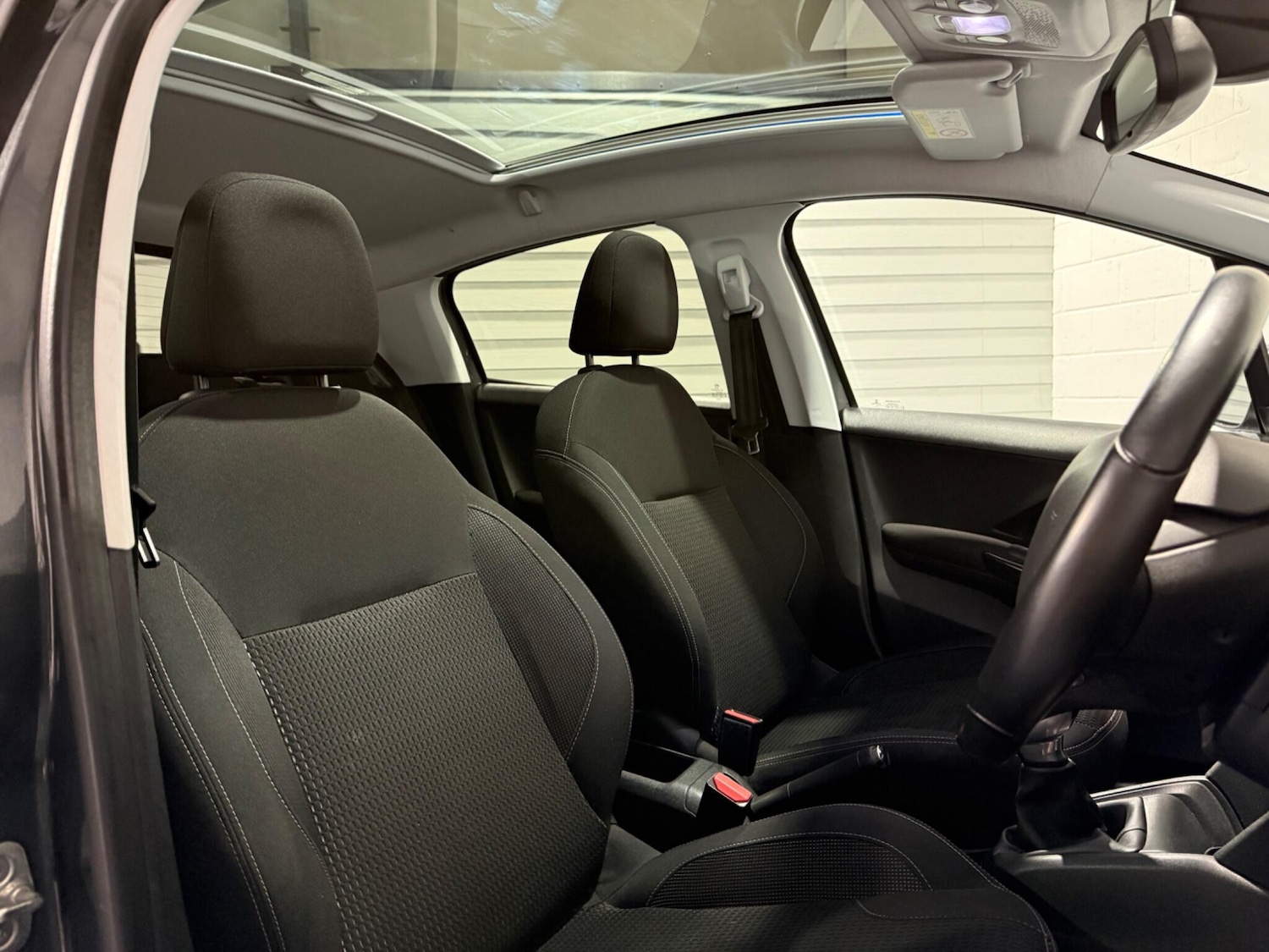 Used Peugeot 208 2017 for sale - 77478970: Photo 35