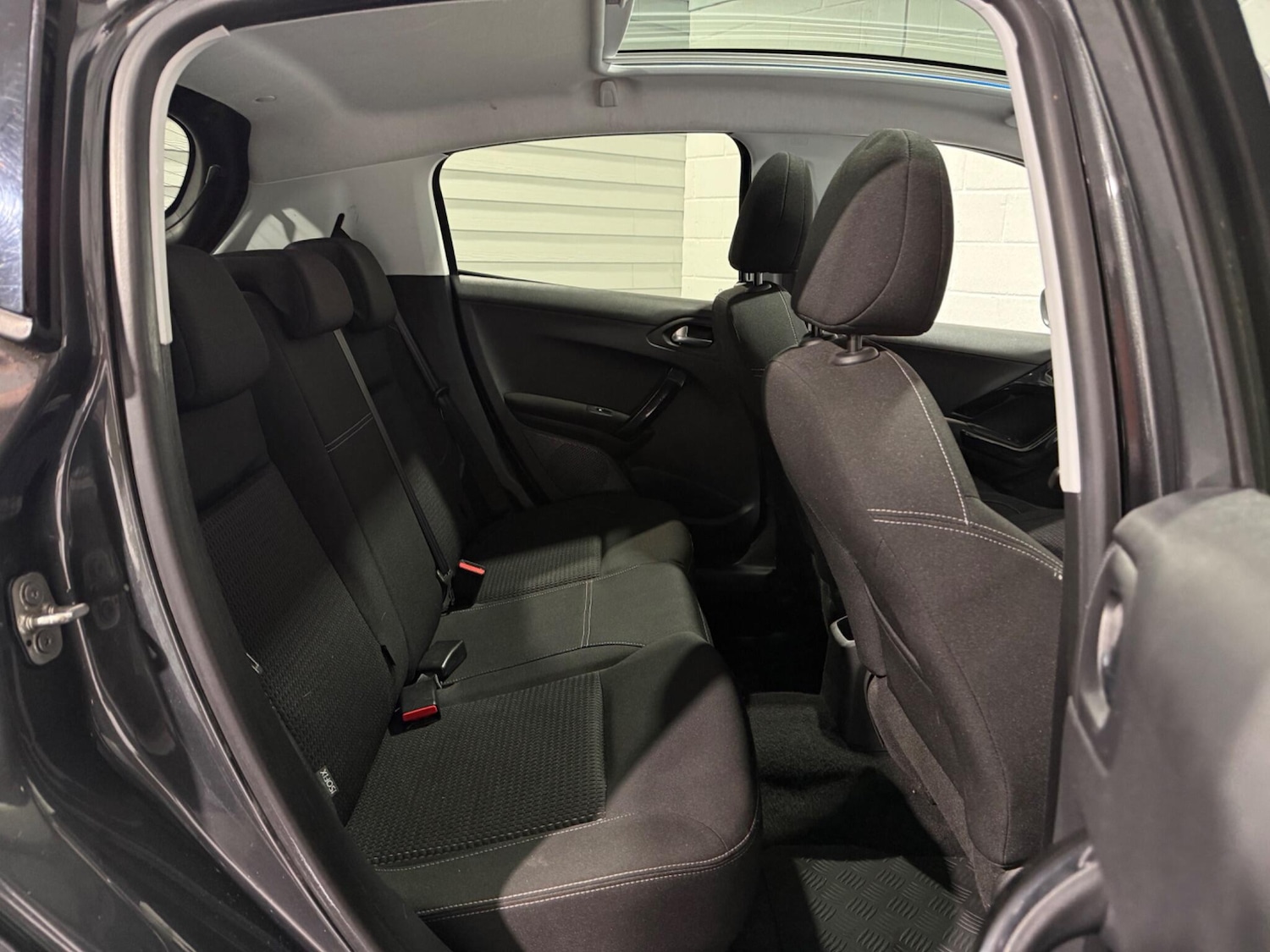 Used Peugeot 208 2017 for sale - 77478970: Photo 39