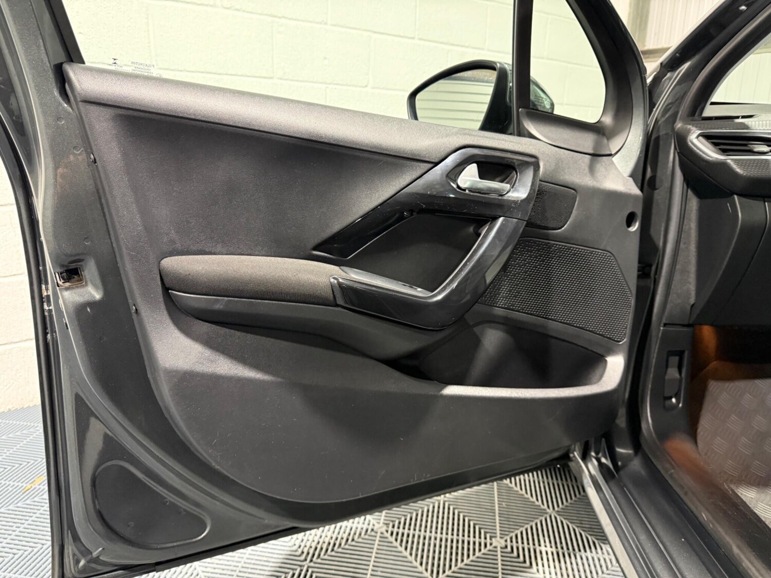 Used Peugeot 208 2017 for sale - 77478970: Photo 42