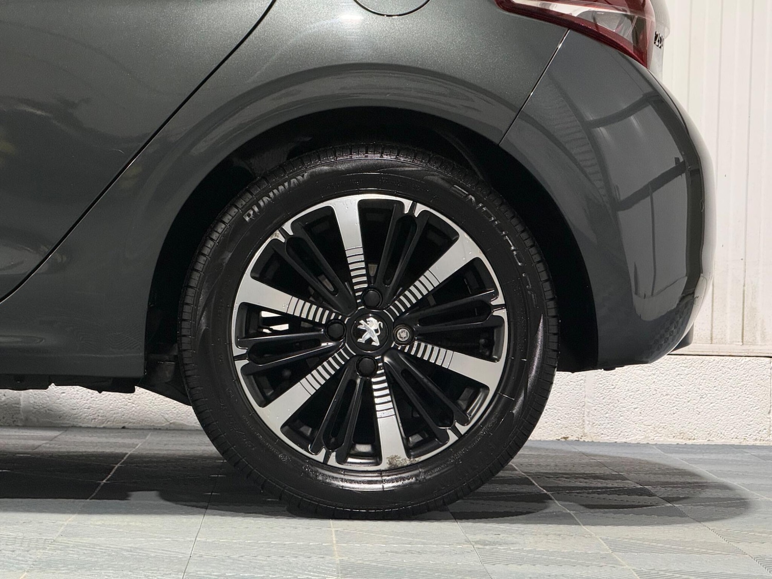 Used Peugeot 208 2017 for sale - 77478970: Photo 46