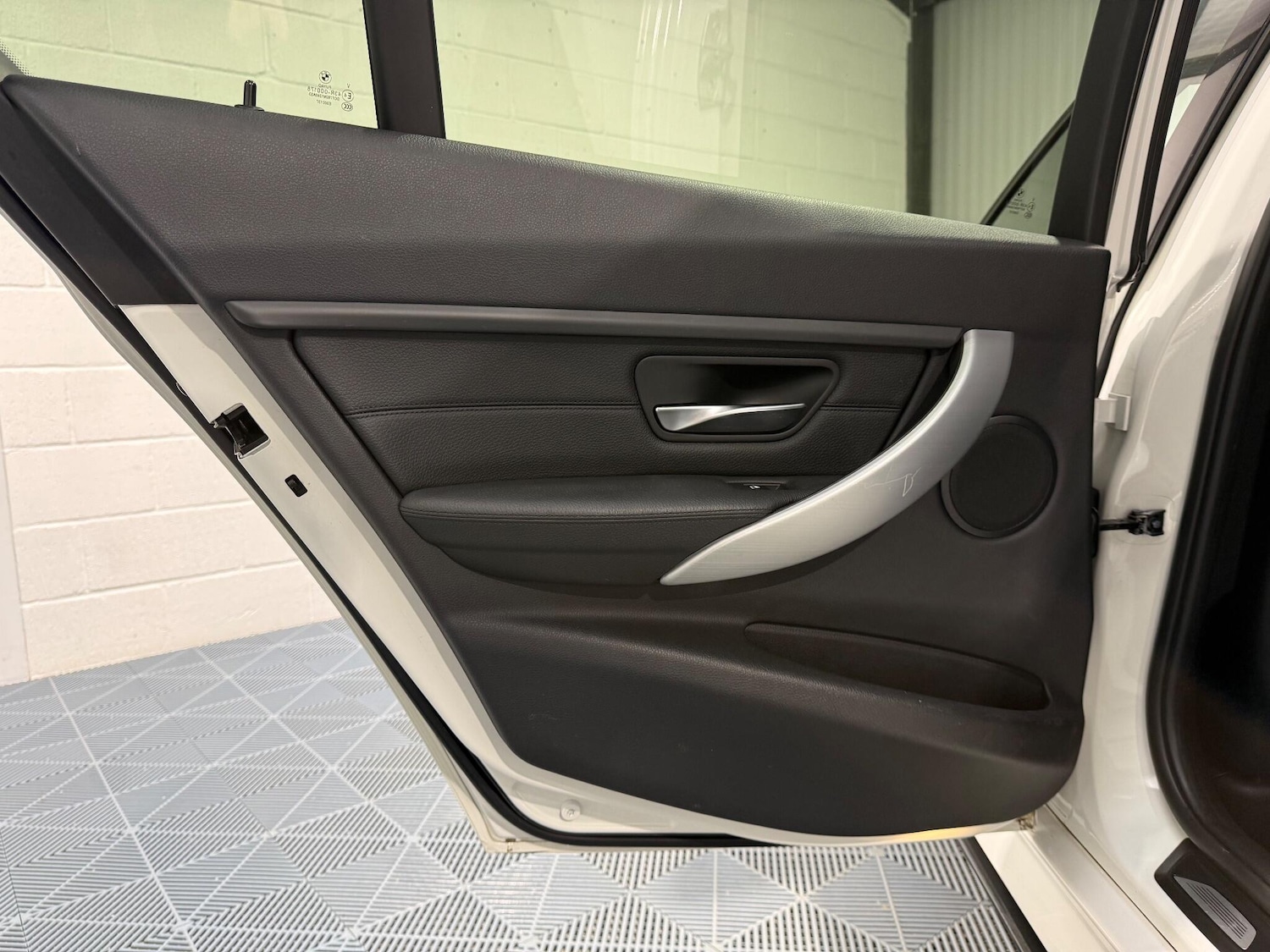 Used BMW 3 Series 2013 for sale - 76942443: Photo 37