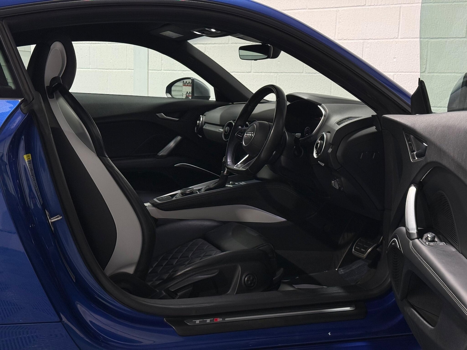 Used Audi TT 2015 for sale - 76898752: Photo 24