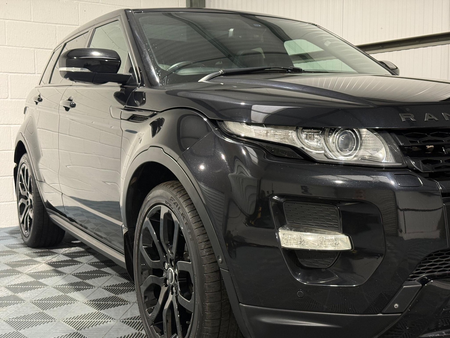 Used Land Rover Range Rover Evoque 2011 for sale - 77230256: Photo 10