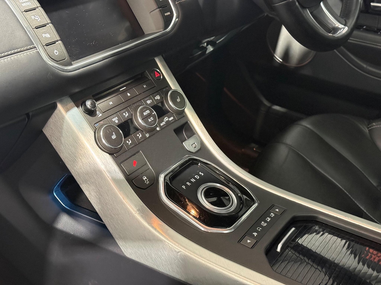 Used Land Rover Range Rover Evoque 2011 for sale - 77230256: Photo 32