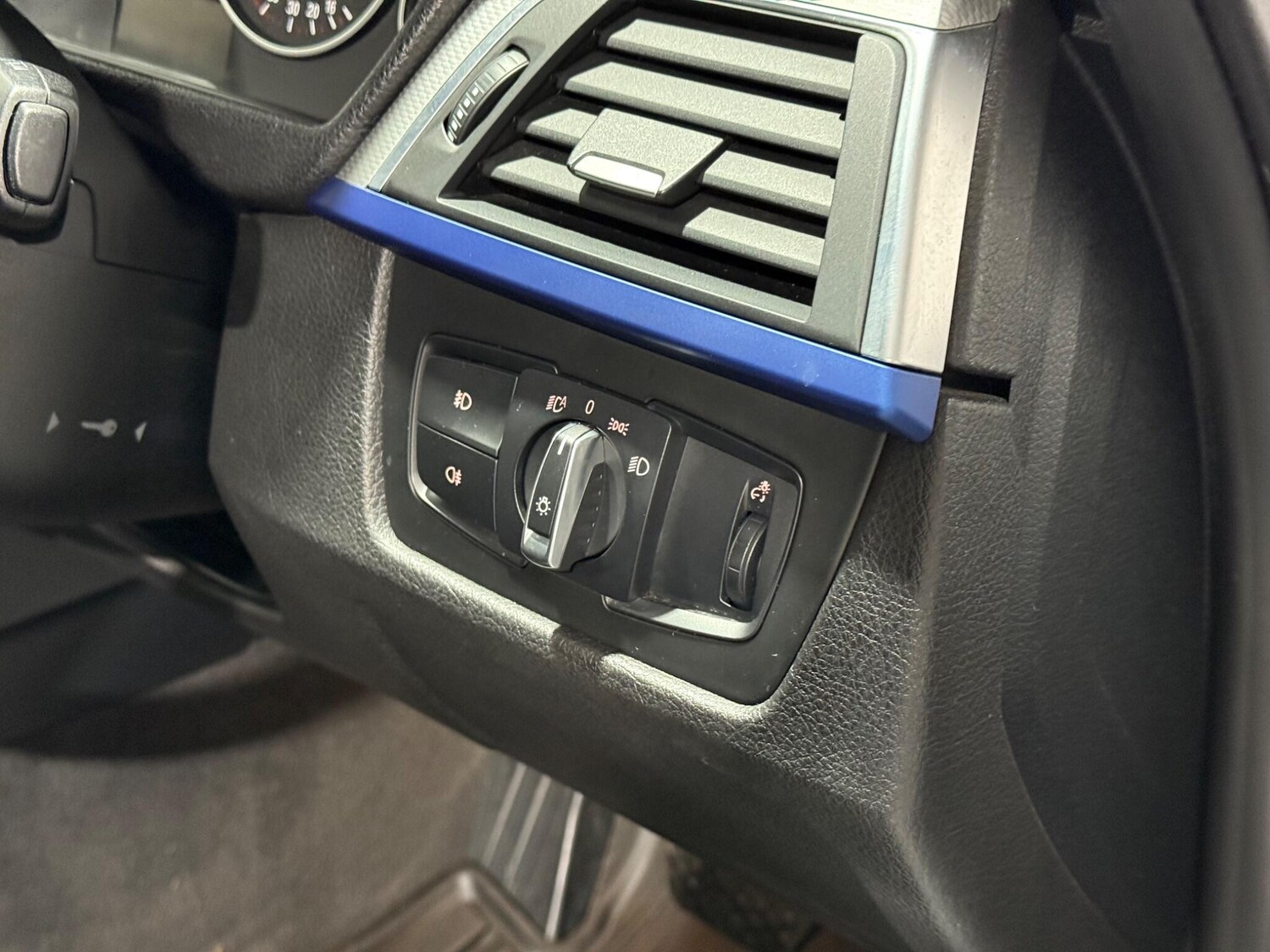 Used BMW 3 Series 2015 for sale - 76646285: Photo 42