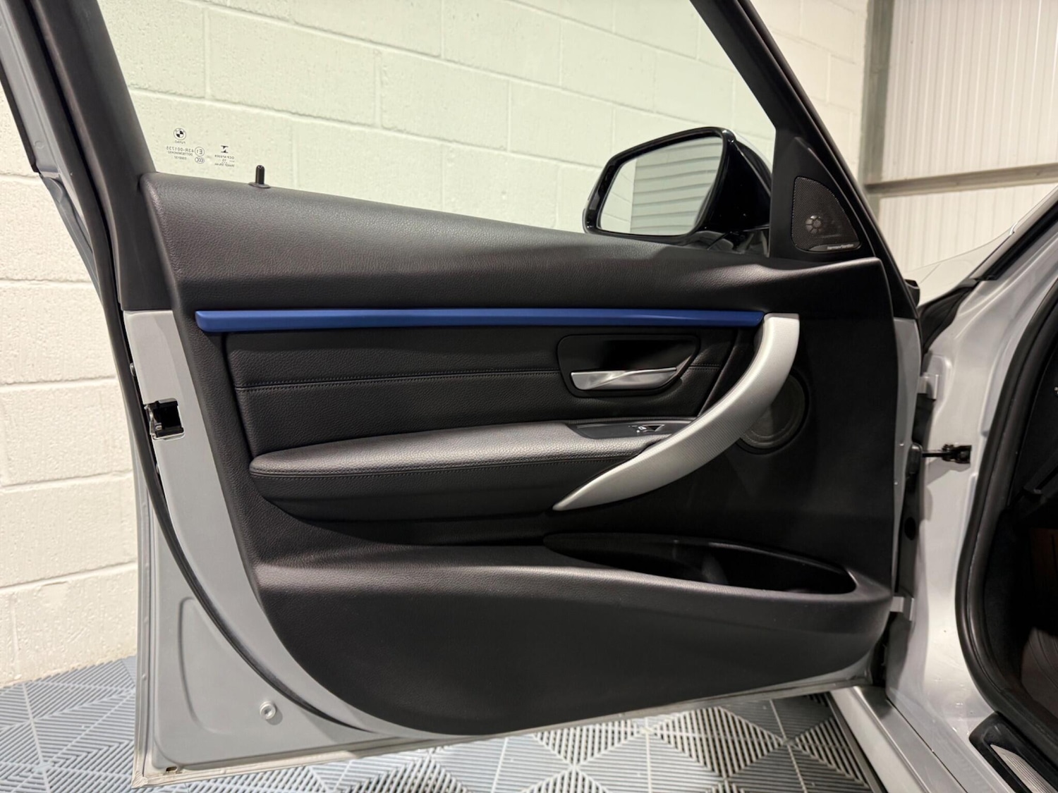 Used BMW 3 Series 2015 for sale - 76646285: Photo 46