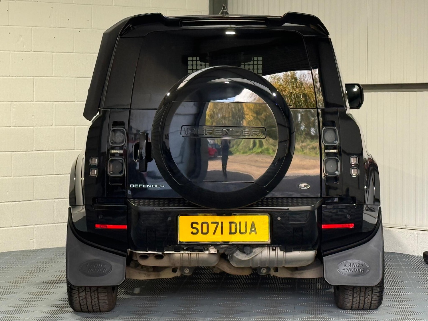 Used Land Rover Defender 90 2021 for sale - 76398461: Photo 17