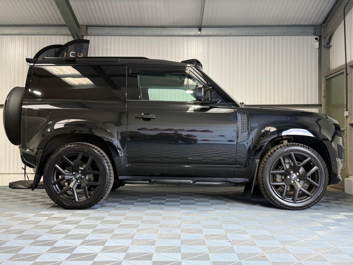 Used Land Rover Defender 90 2021 for sale - 76398461: Photo 18