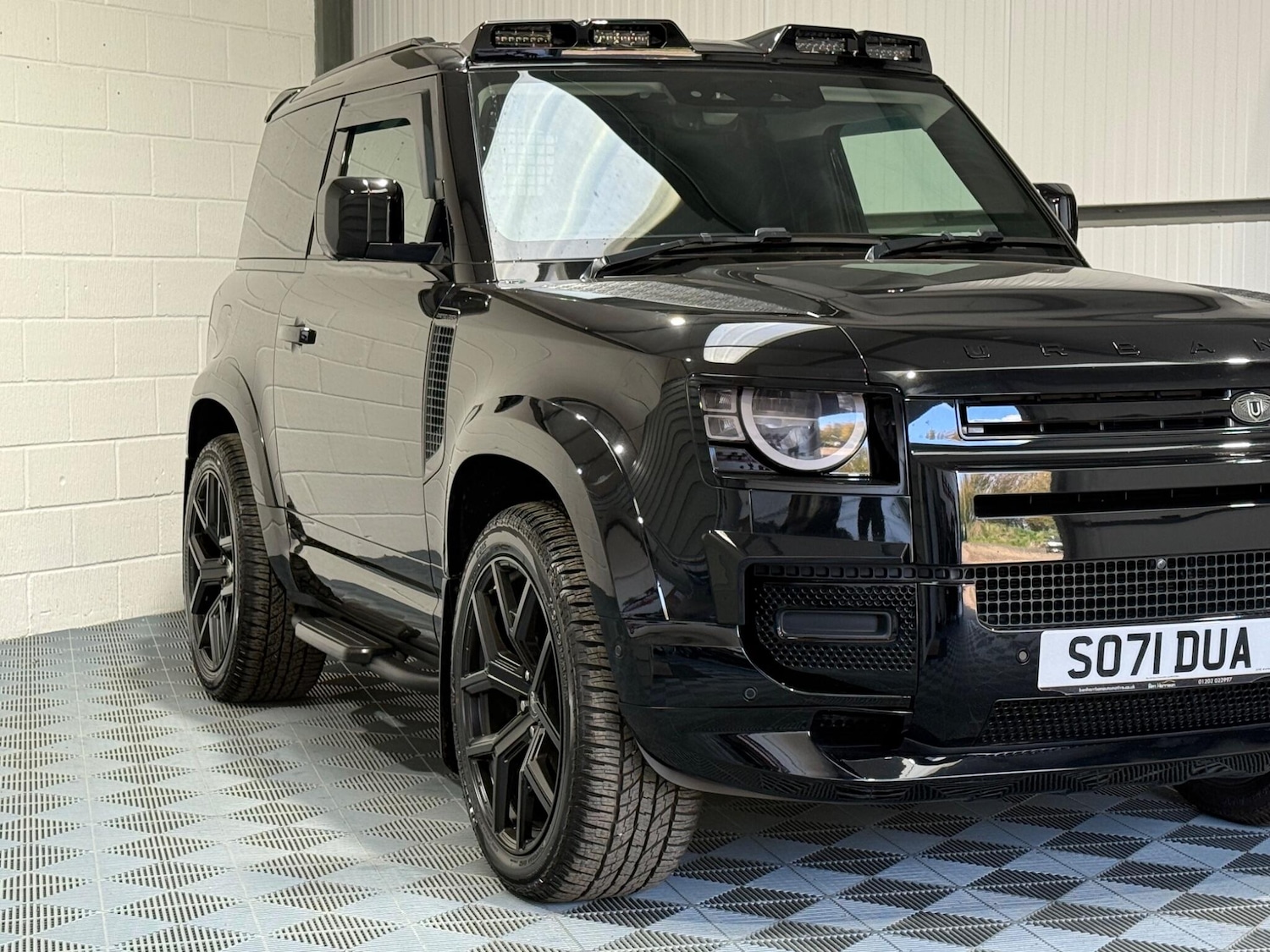 Used Land Rover Defender 90 2021 for sale - 76398461: Photo 2