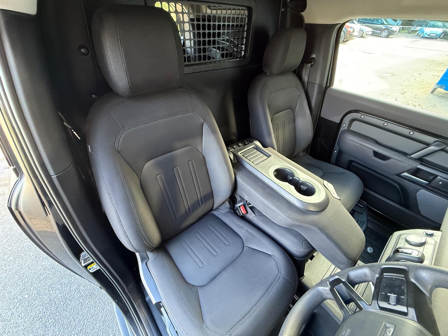 Used Land Rover Defender 90 2021 for sale - 76398461: Photo 22