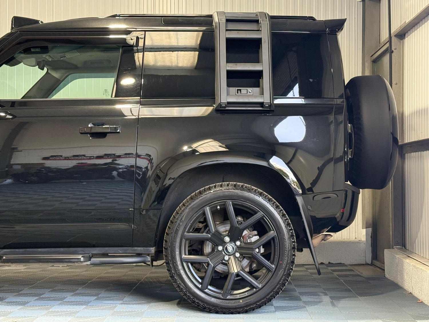 Used Land Rover Defender 90 2021 for sale - 76398461: Photo 31