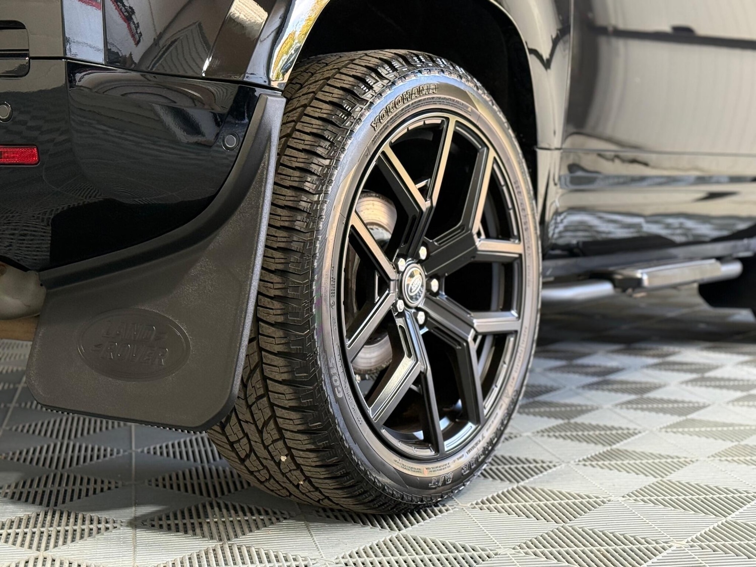 Used Land Rover Defender 90 2021 for sale - 76398461: Photo 34