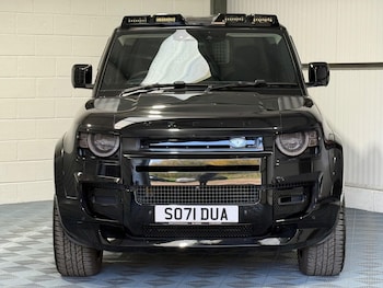 Used Land Rover Defender 90 2021 for sale - 76398461: Photo