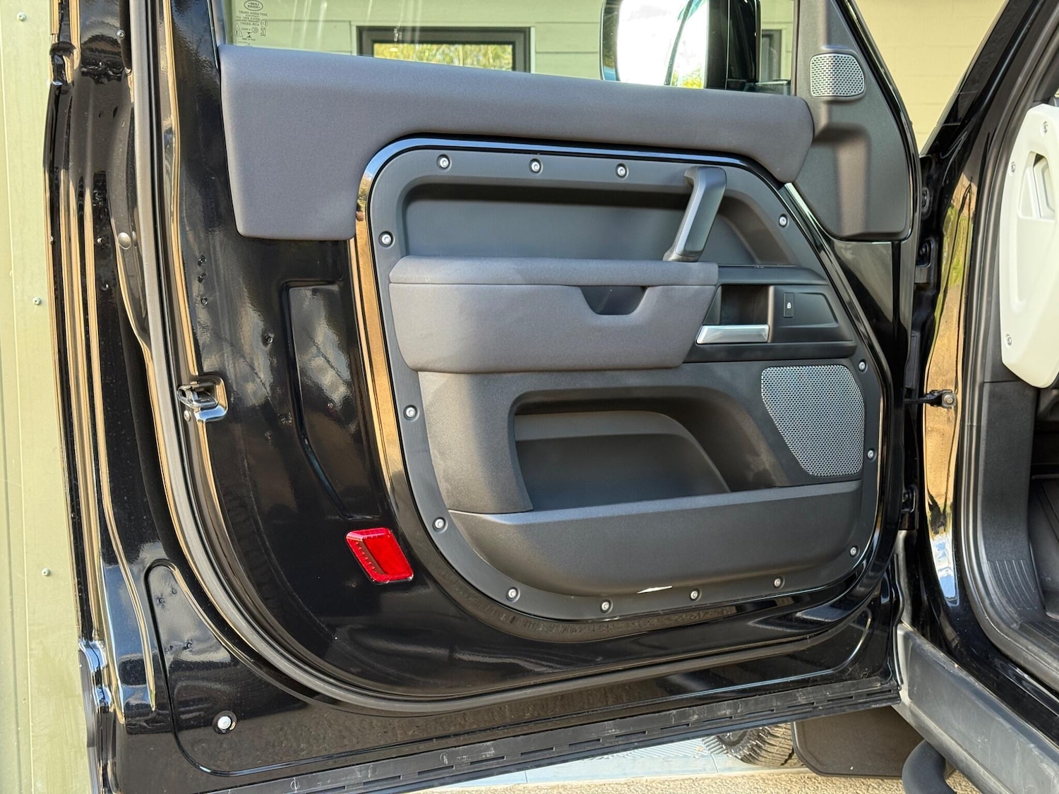 Used Land Rover Defender 90 2021 for sale - 76398461: Photo 46