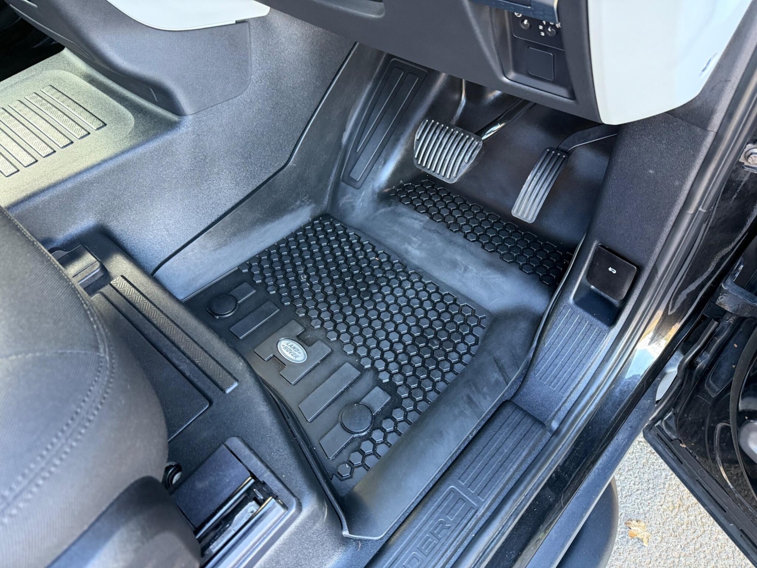 Used Land Rover Defender 90 2021 for sale - 76398461: Photo 50