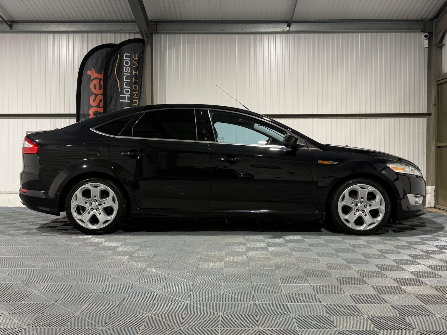 Used Ford Mondeo 2010 for sale - 77229975: Photo 24