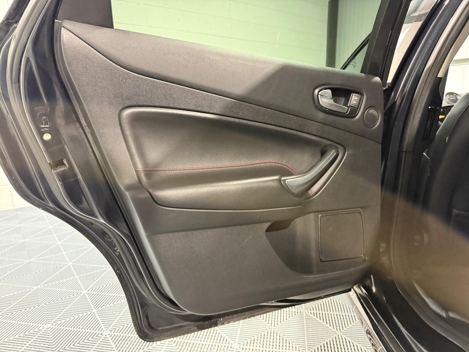 Used Ford Mondeo 2010 for sale - 77229975: Photo 43