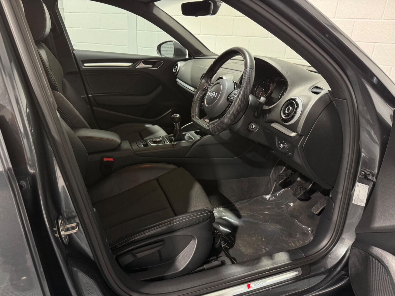 Used Audi A3 2015 for sale - 76645275: Photo 2