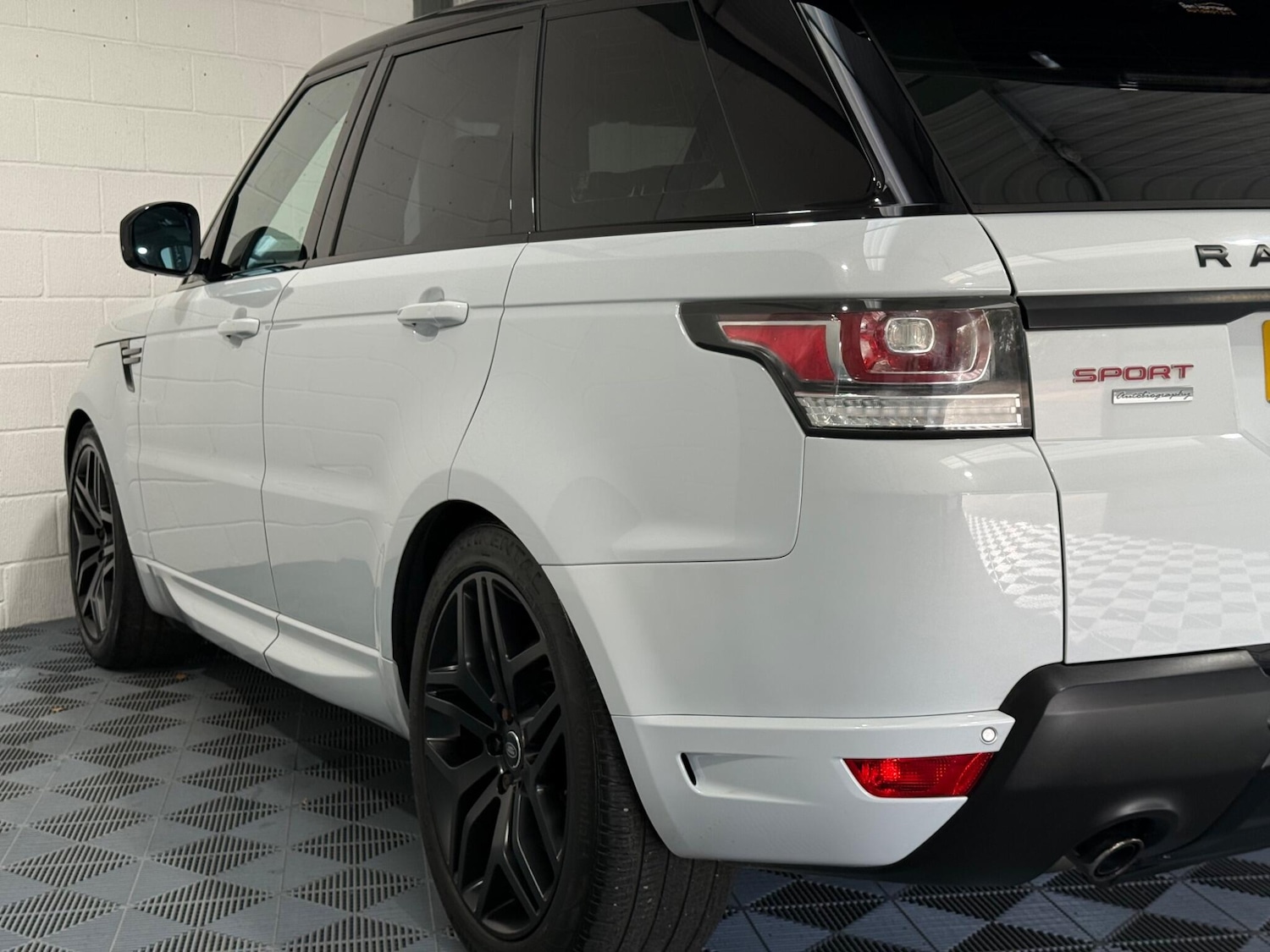 Used Land Rover Range Rover Sport 2015 for sale - 76371077: Photo 16