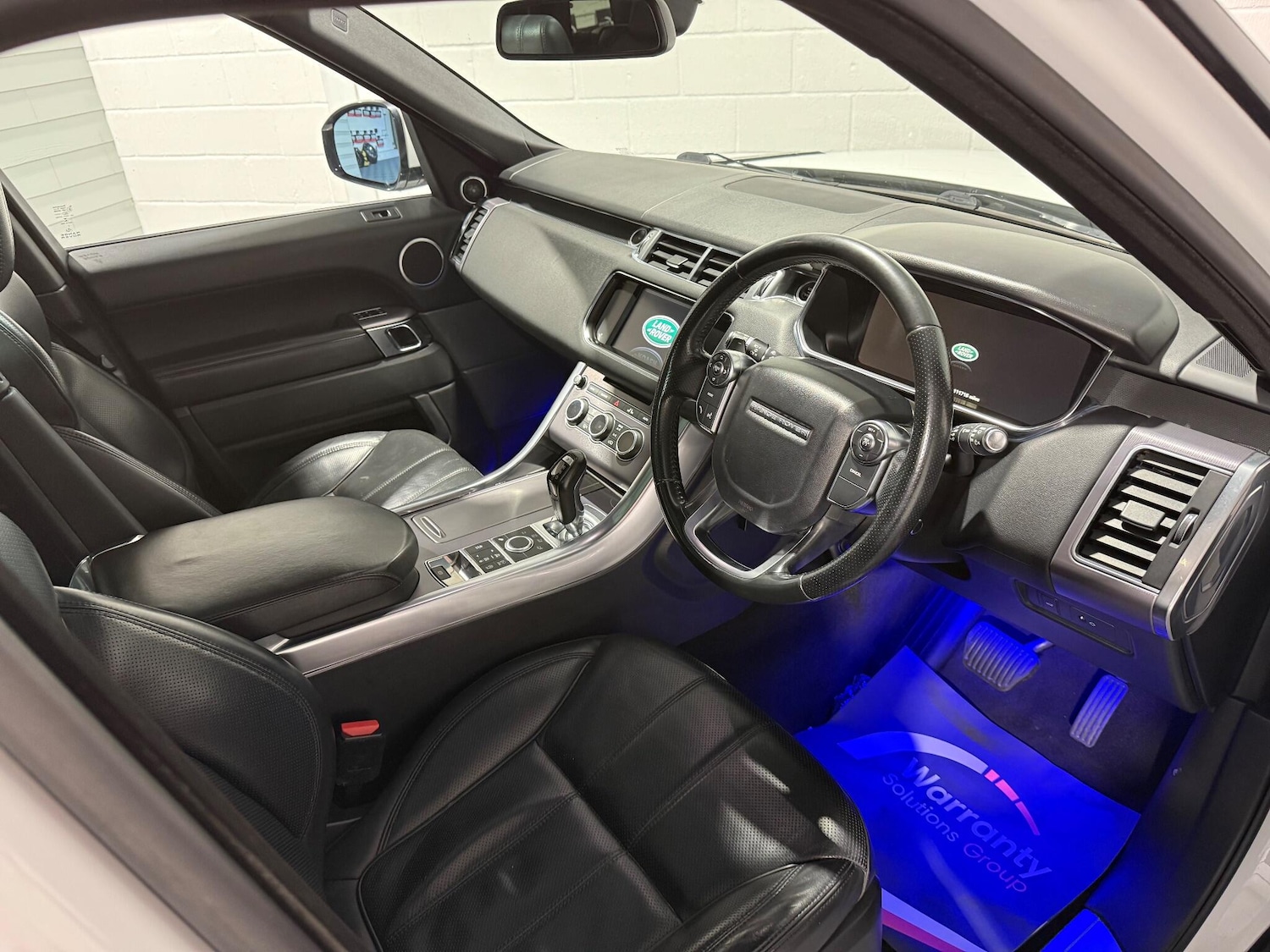 Used Land Rover Range Rover Sport 2015 for sale - 77144563: Photo 2