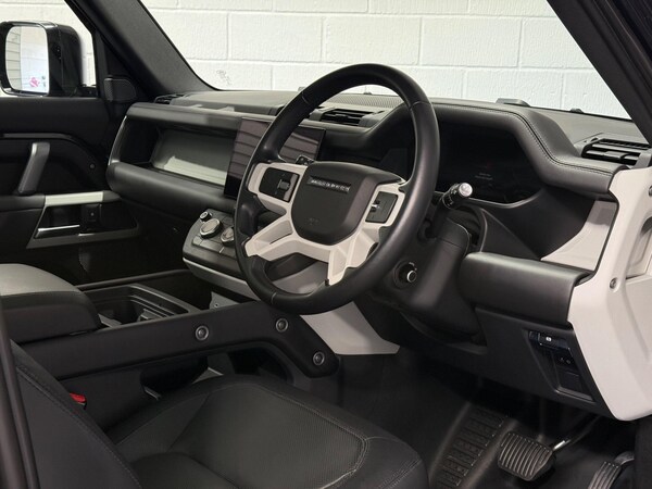 Used Land Rover Defender 90 2022 for sale - 75563675: Photo 32