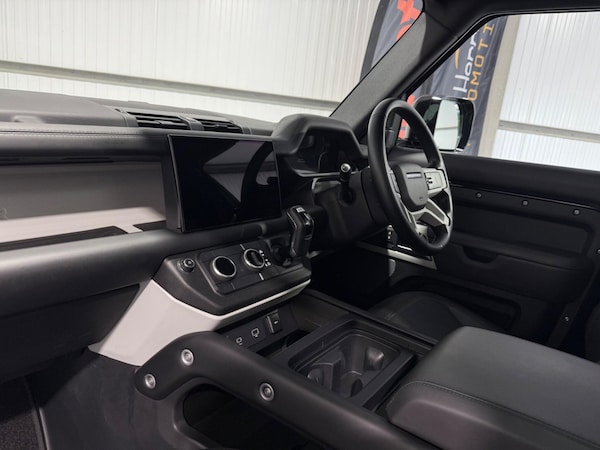 Used Land Rover Defender 90 2022 for sale - 75563675: Photo 33