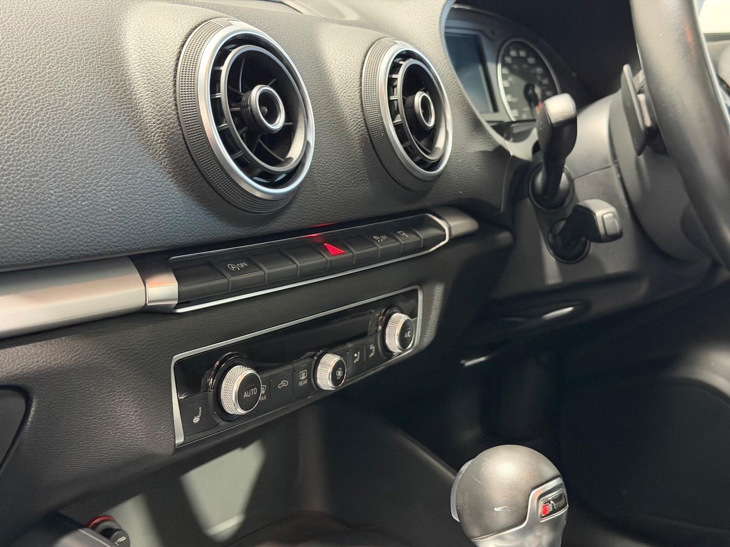 Used Audi A3 2015 for sale - 77958010: Photo 35